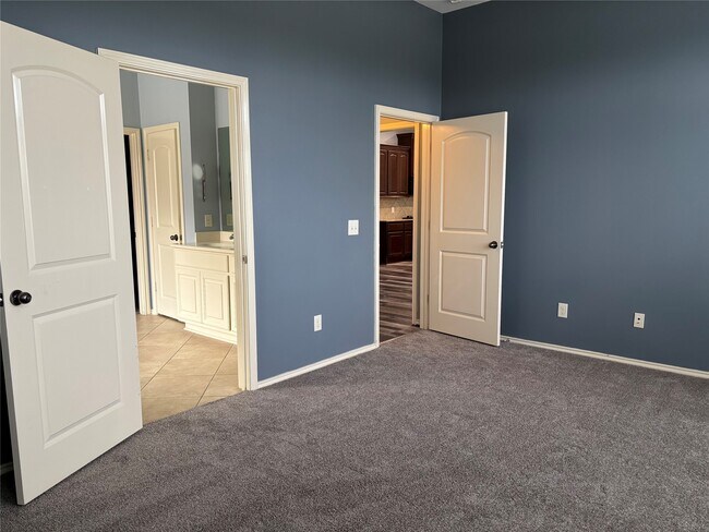 Building Photo - 10902 Brighton Gardens Dr