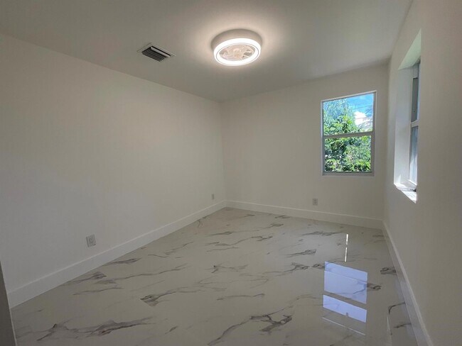 Building Photo - 700 Tallapoosa St