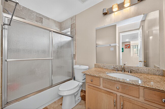 Building Photo - 647 Hollandbridge Ln