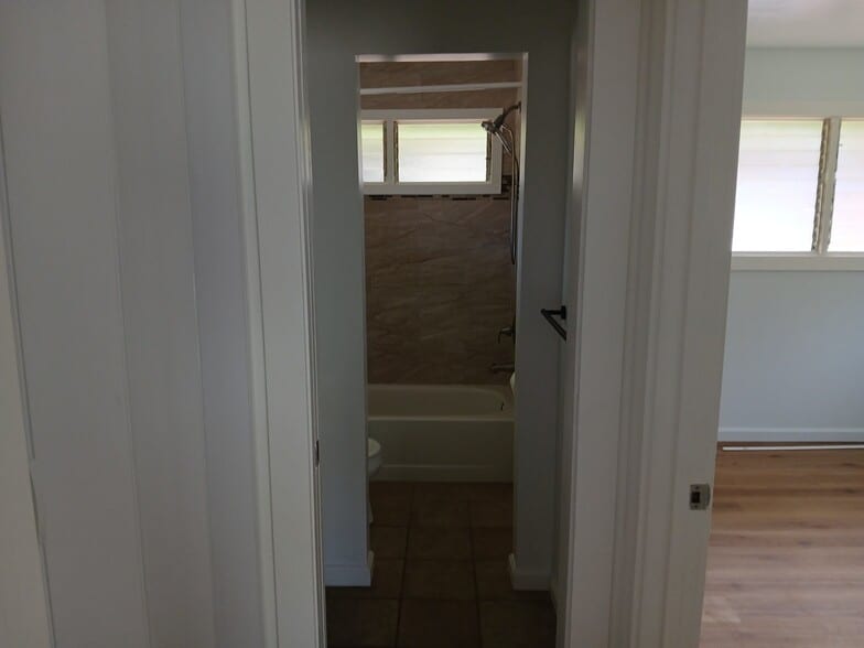 Building Photo - 388 A S High St