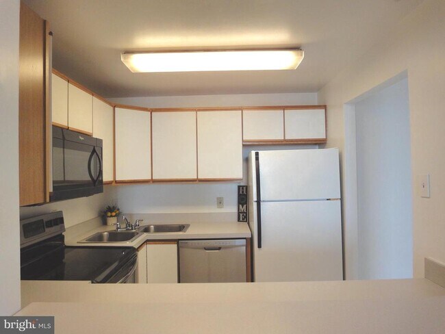 Building Photo - 28 Allegheny Ave