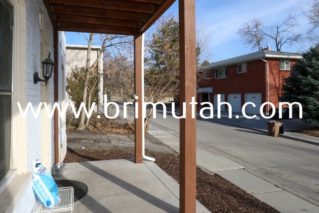 Building Photo - 1261-1267 Alameda Avenue - 1263