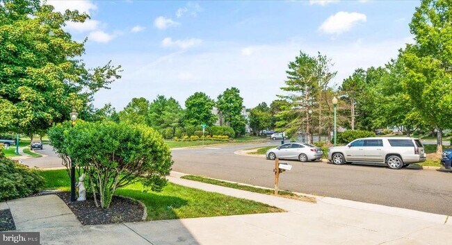 Building Photo - 9750 Granary Pl
