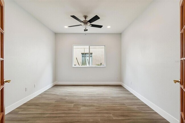 Building Photo - 18154 Sandy Pointe Dr