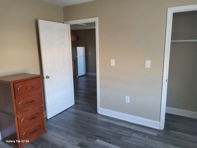 Building Photo - Ronald Pride Duplex Unit A