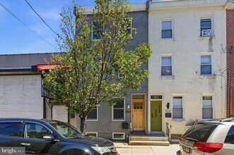 Building Photo - 2009 E Sergeant St