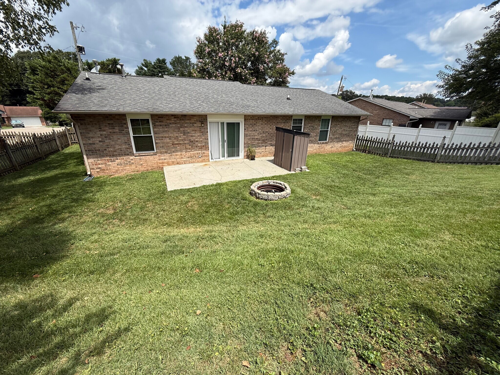 Building Photo - 4512 Hooks Ln