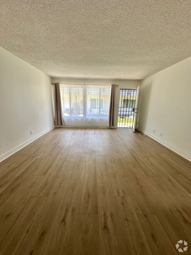 Building Photo - One Bedroom/One Bath FOR RENT!