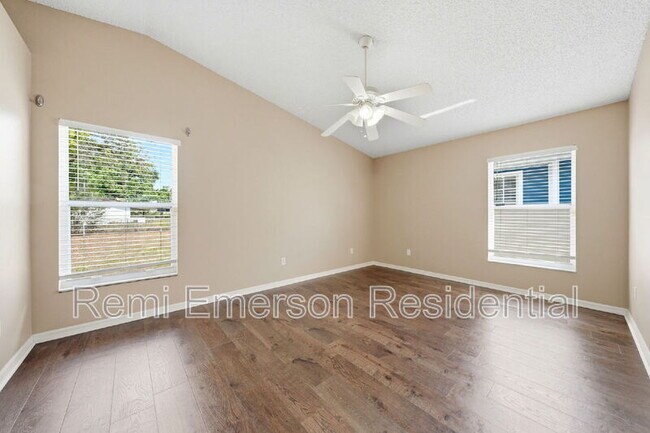 Building Photo - 2727 Mayer St