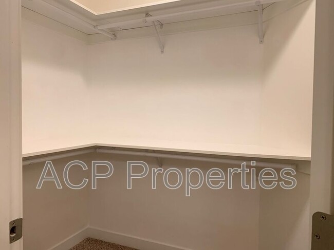 Building Photo - 2225 Bluestem St