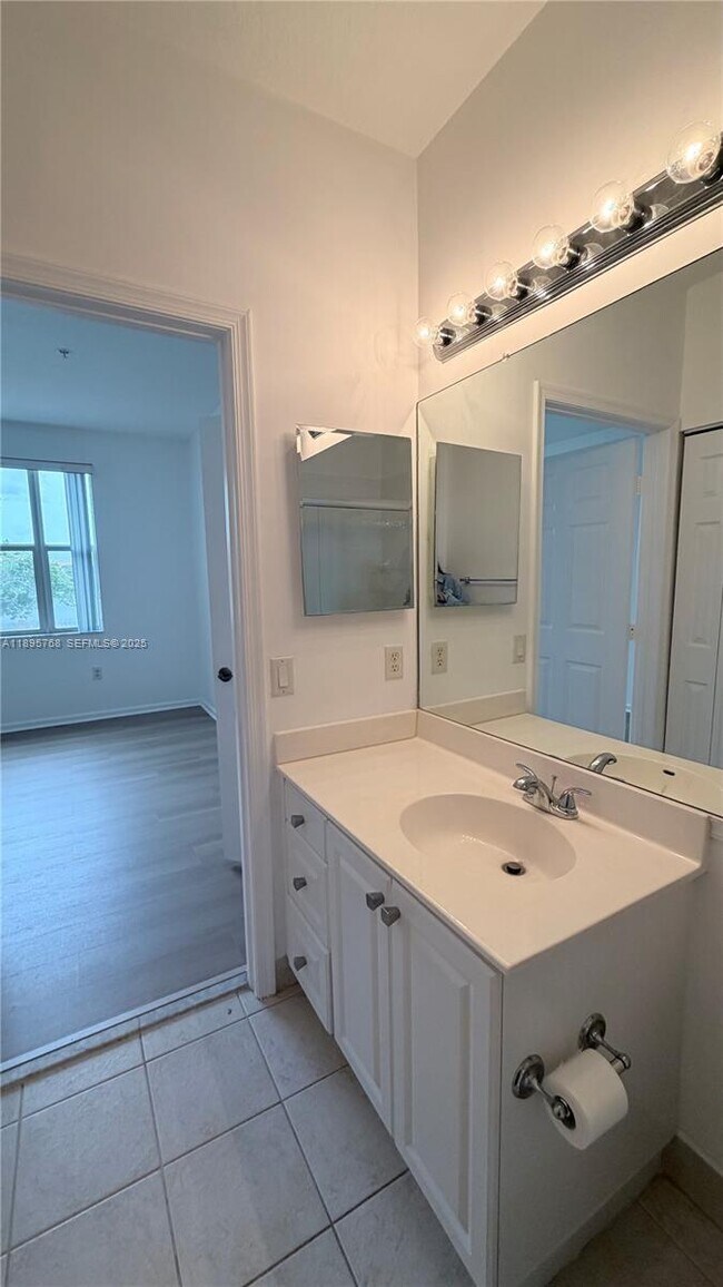 Building Photo - 4602 SW 160th Ave