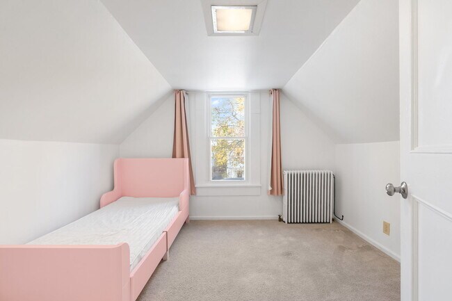 Building Photo - 331 Granby Rd