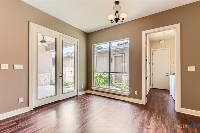 Building Photo - 462 Stagecoach Trail