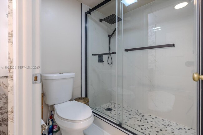 Building Photo - 2810 N 46th Ave