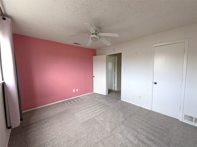 Building Photo - 3302 Townbluff Pl