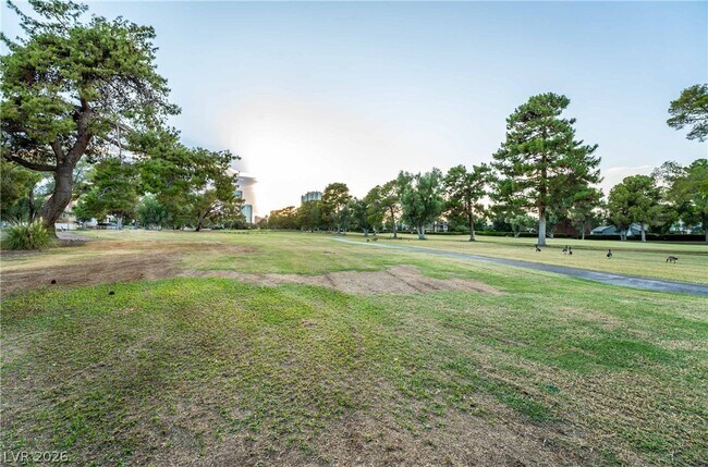 Building Photo - 980 Vegas Valley Dr