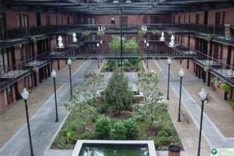 Building Photo - 11 W 2nd St