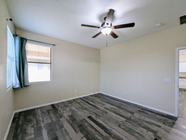 Building Photo - 16635 N 169th Ave