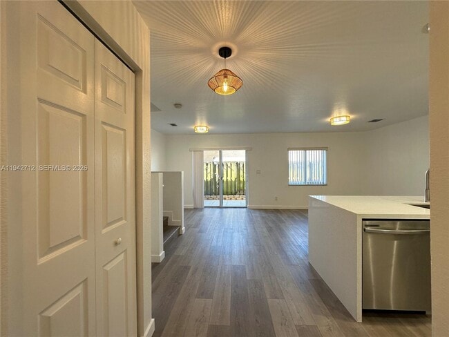 Building Photo - 322 NE 3rd St