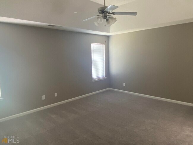 Building Photo - 5751 Colonnade Dr