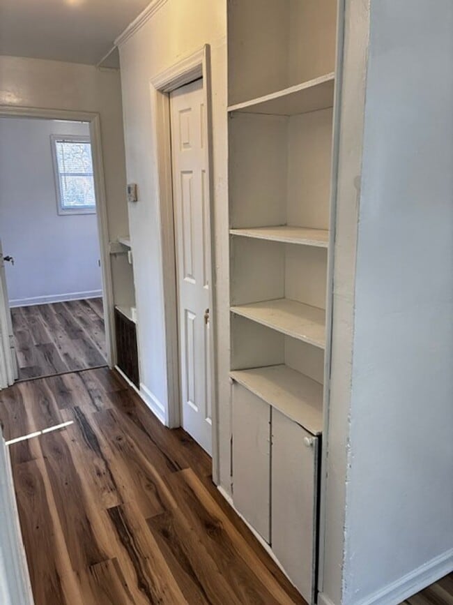 Building Photo - Updated 2BR Home with Large Yard in Batesburg