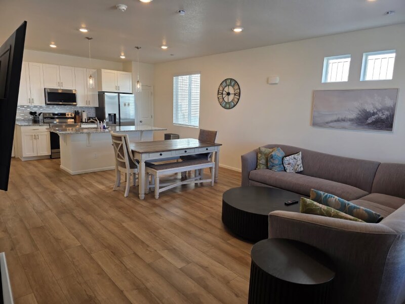 Building Photo - 5849 Dakan Lp