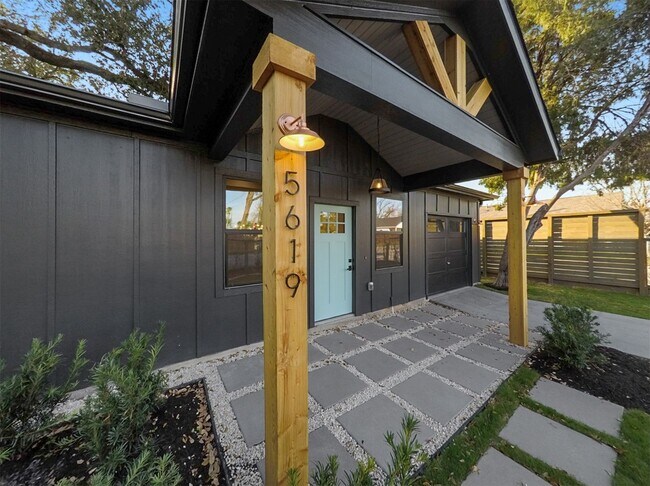 Building Photo - 5619 Chapman St