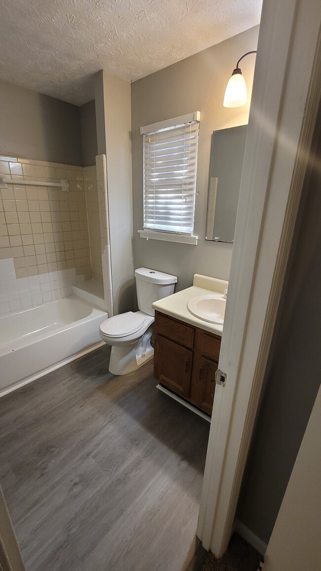 Building Photo - 317 Peachtree Dr