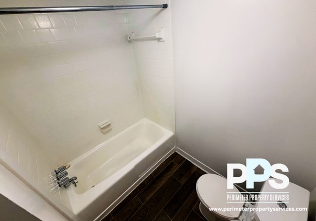 Building Photo - 1040 Sandtown Rd SW