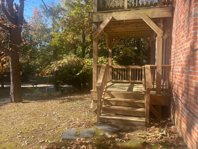 Building Photo - Condo in Raleigh Woods Available NOW!