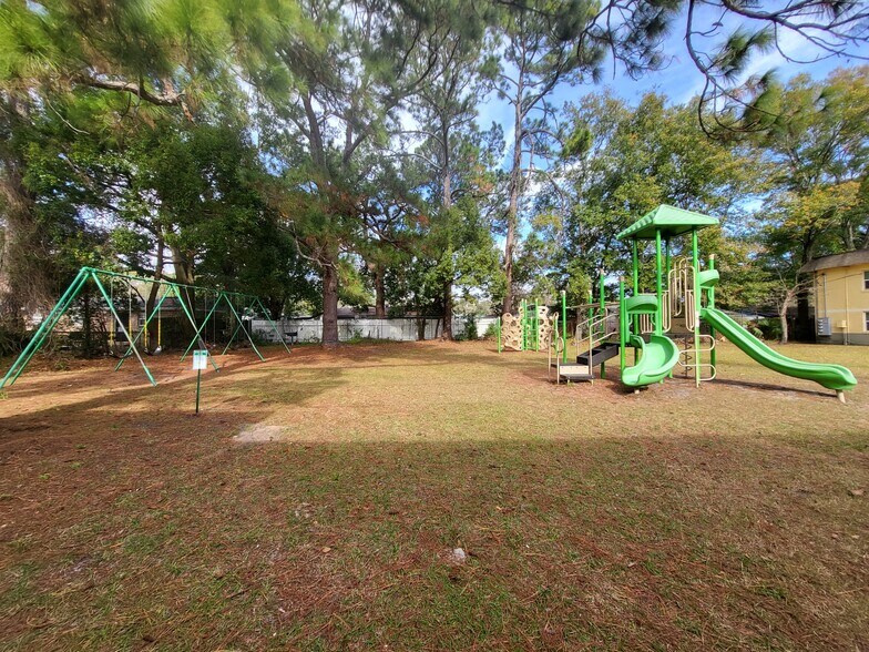 Building Photo - 3818 Almeda St