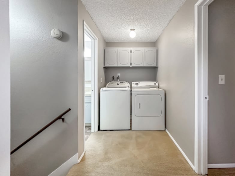 Building Photo - 405 NE 85th St
