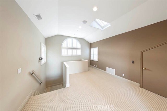 Building Photo - 12 San Remo