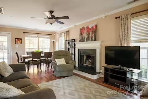Building Photo - 2017 Coatsdale Ln