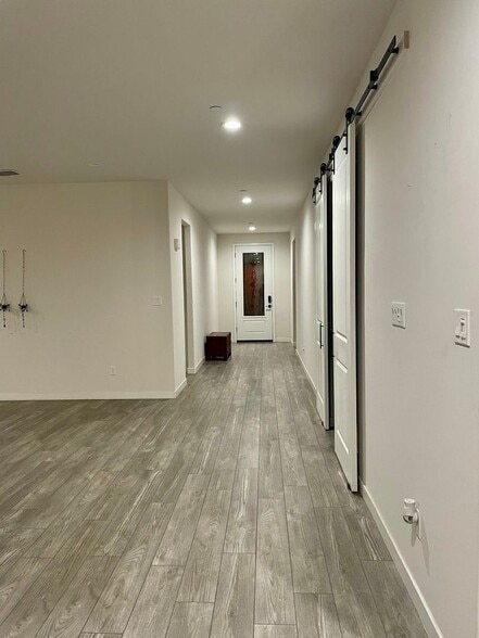 Building Photo - 10006 Blountsville Dr