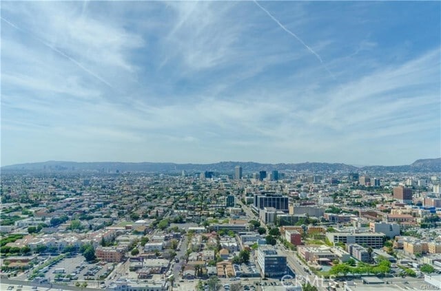 Building Photo - 900 W Olympic Blvd