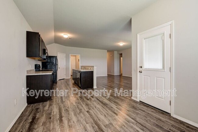 Building Photo - 9440 SW 44th Terrace