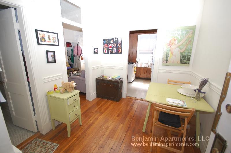 Building Photo - 5 Walbridge St