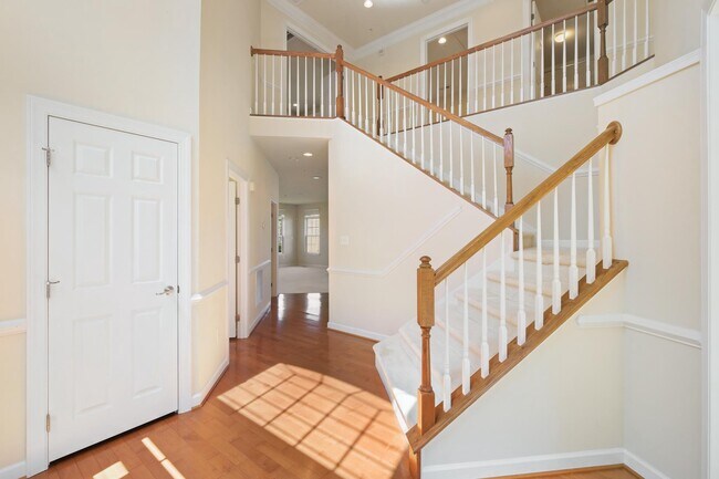 Building Photo - 5500 Young Family Trail West