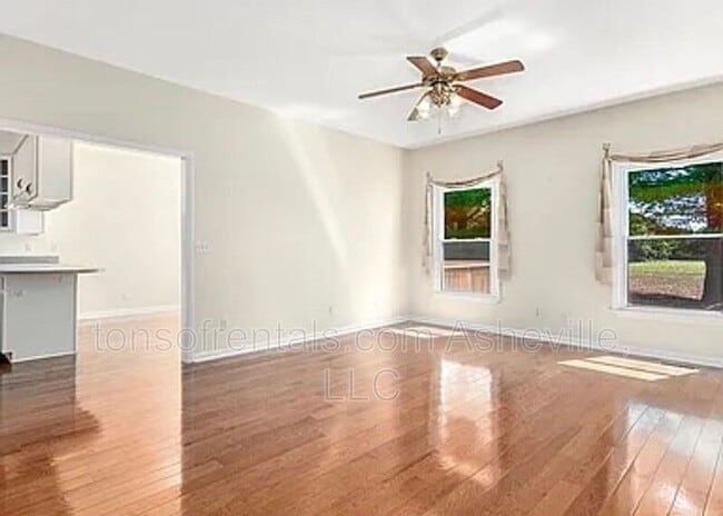 Building Photo - 180 Kingfisher Ln