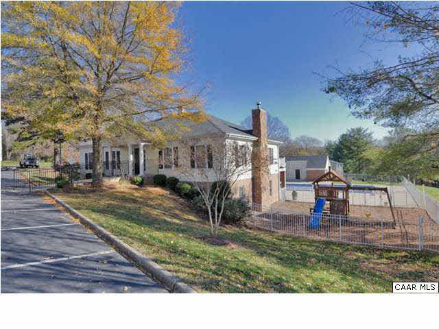 Building Photo - 1311 Villa Way