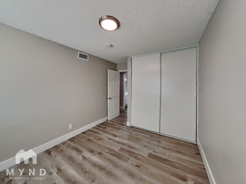 Building Photo - 4423 Honeycomb Dr