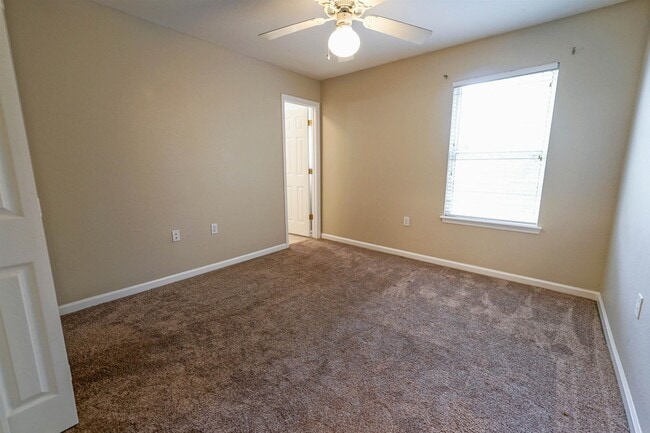 Building Photo - 2738 W Tharpe St