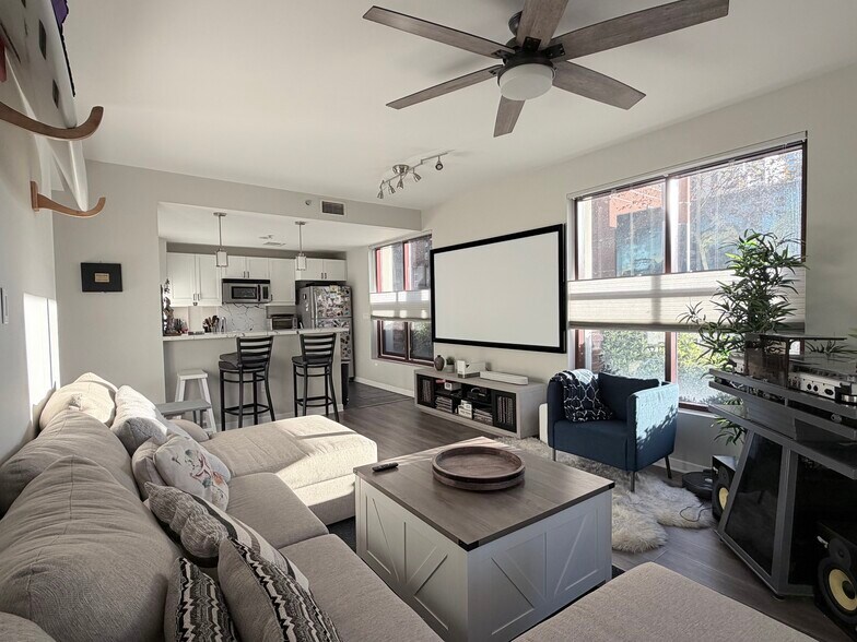 Building Photo - 1150 J St