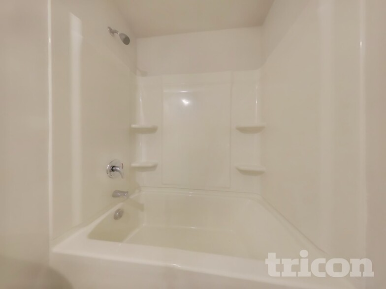 Building Photo - 412 Wallace Cir