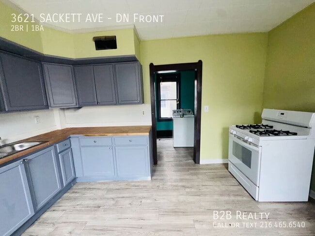Building Photo - 3621 Sackett Ave
