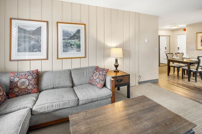 Building Photo - Downtown Anchorage Two Bedroom Two Bath (101)