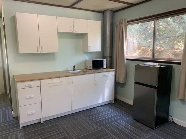 Building Photo - Studio apartment in Pleasant Valley - rent includes water/sewer/garbage