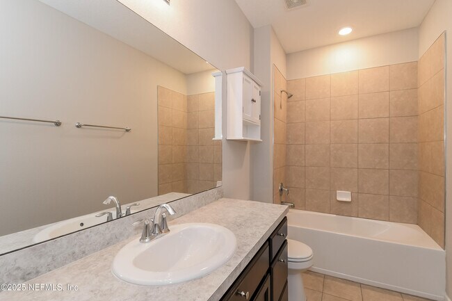 Building Photo - 10991 Haws Ln