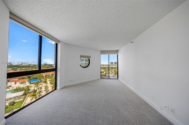 Building Photo - 3610 Yacht Club Dr